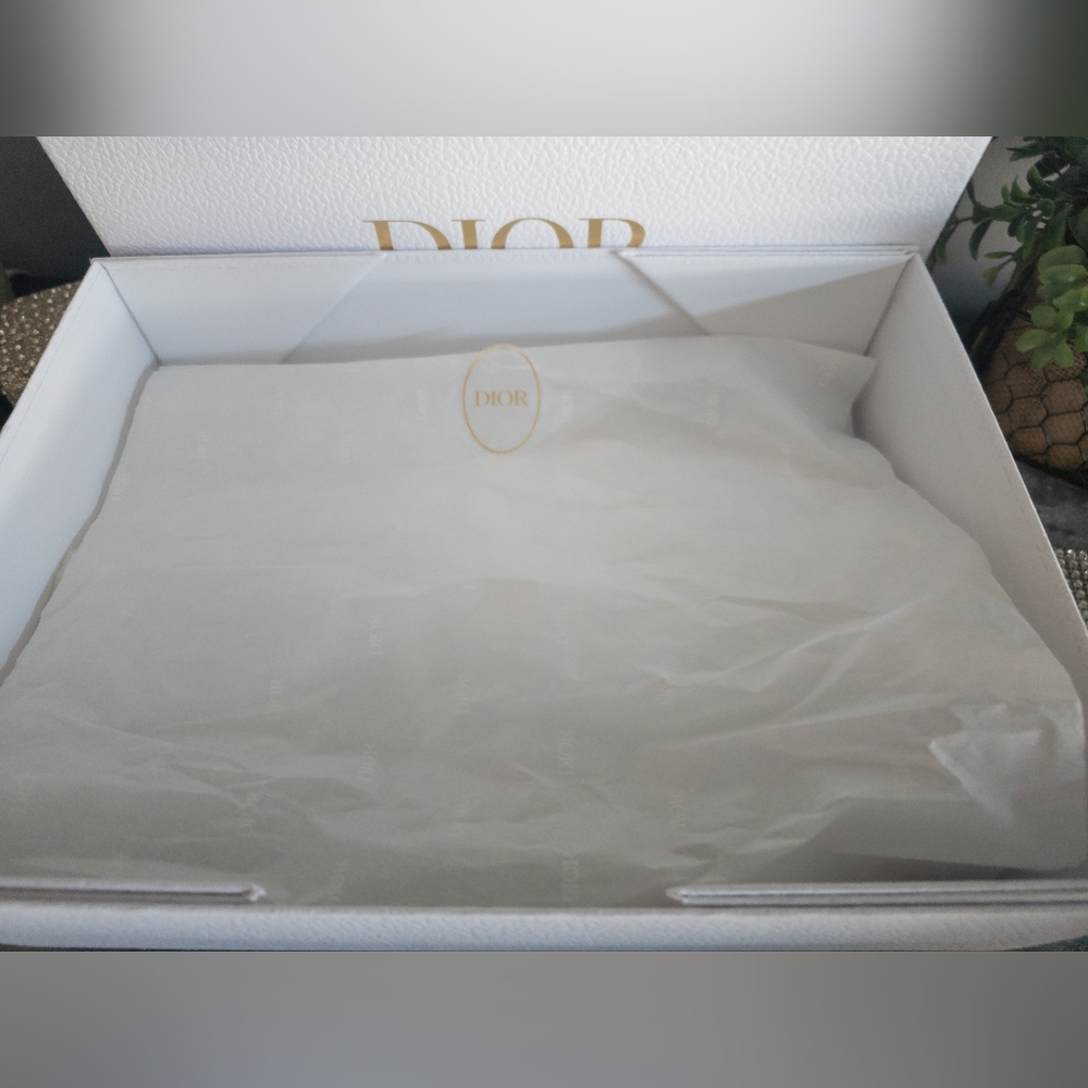 Dior Box, Tissue And Ribbon - Picture 3 of 6